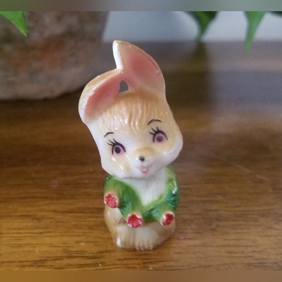 Kitsch Shiny Rabbit Holiday | Vintage Mini Resinplastic Bunny Rabbit Kitsch Easter Flower ...